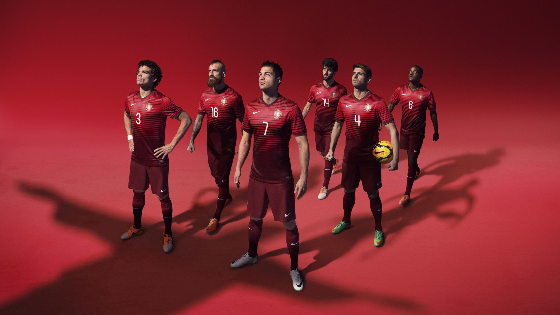 拜仁中场统治力十足,比赛节奏尽在掌控,拜仁中场组合